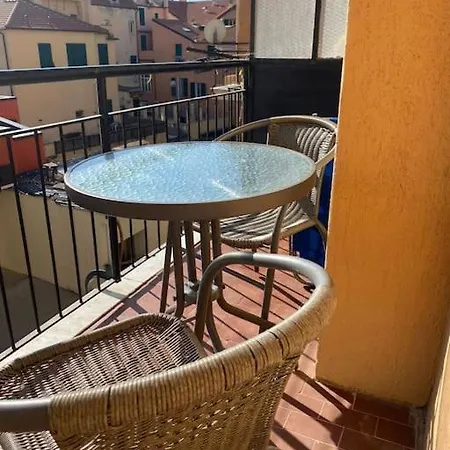 Appartamento Loano: Centro E Mare A Portata Di Mano