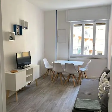 Loano: Centro E Mare A Portata Di Mano Apartman Loano