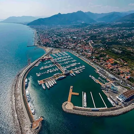 Appartamento Loano: Centro E Mare A Portata Di Mano Loano