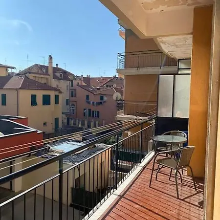 Loano: Centro E Mare A Portata Di Mano Appartamento Loano