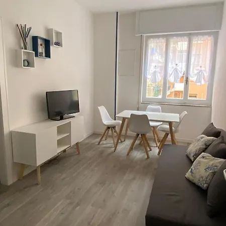 Loano: Centro E Mare A Portata Di Mano Loano