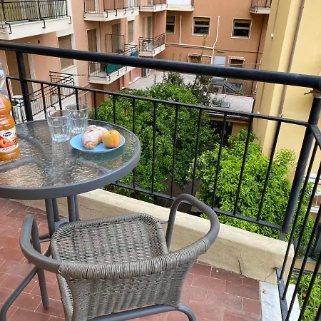 Loano: Centro E Mare A Portata Di Mano